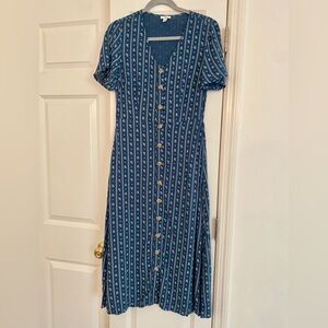 dip brand floral midi dress with functional buttons. Size xs.